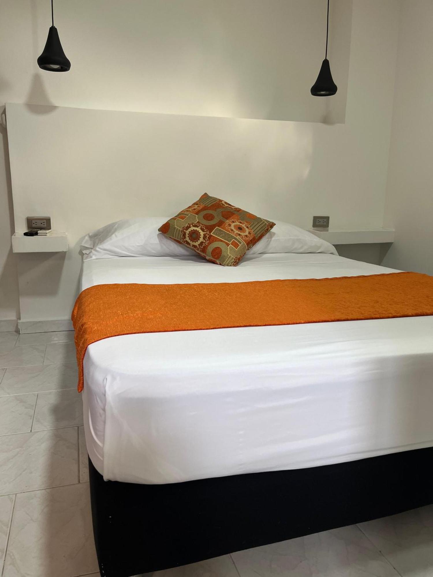 بيت شباب La 10B Cartagena المظهر الخارجي الصورة
